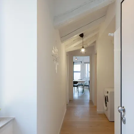 Apartment Blake, Attico Con Parcheggio A Trieste