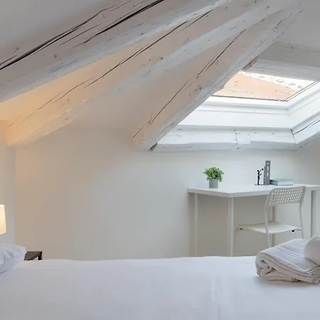 Blake, Attico Con Parcheggio A